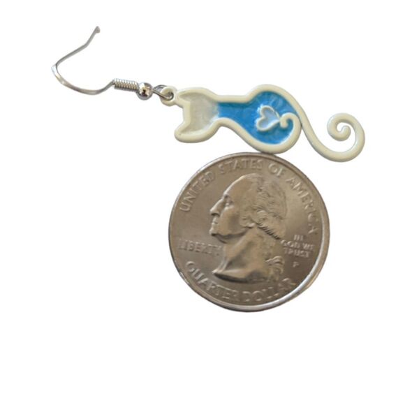 Kitty Cat Love Heart Earrings - Picture 7 of 9